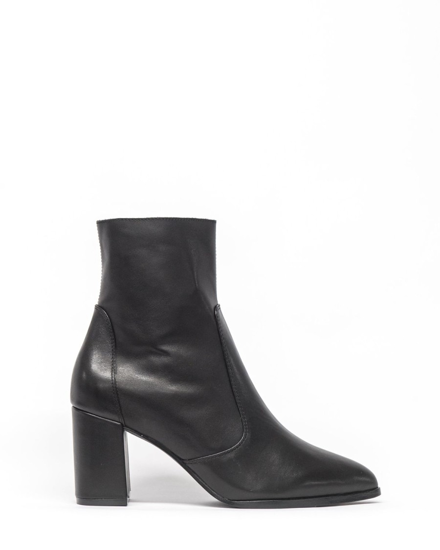 Zoe Kratzmann Lodge Boot-Black Leather Boots